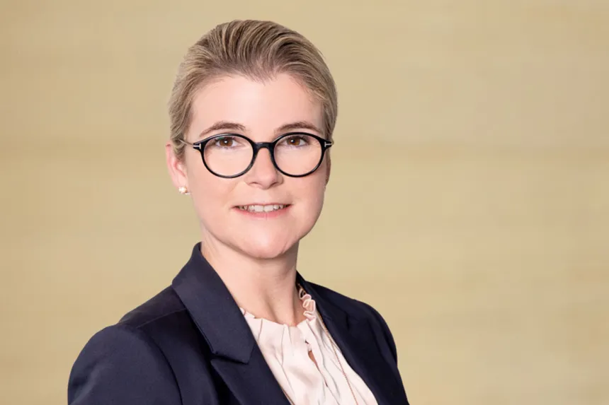 Portrait: Franziska Spethmann, Direktorin bei PFLEGEN & WOHNEN HAMBURG Öjendorf, Unterstützung für suchtkranke Erwachsene.