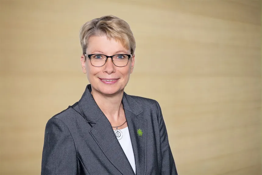 Ansprechpartnerin von PFLEGEN & WOHNEN HAMBURG Farmsen für Pflegebedürftige und Menschen mit demenziellen Erkrankungen.