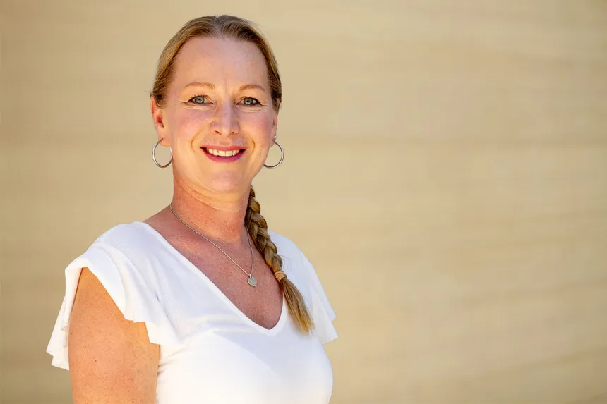 Portrait: Bianca Garcia, Ansprechpartnerin bei PFLEGEN & WOHNEN HOLSTENHOF.